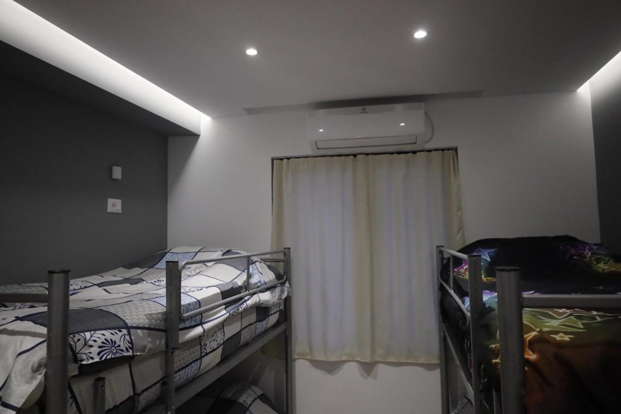 Sonche Hostel Тирана Экстерьер фото