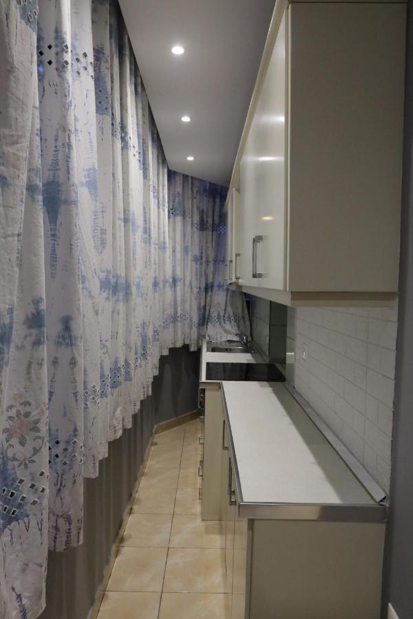 Sonche Hostel Тирана Экстерьер фото