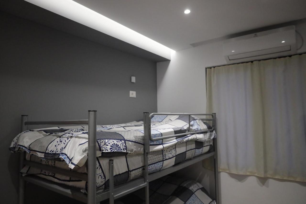 Sonche Hostel Тирана Экстерьер фото