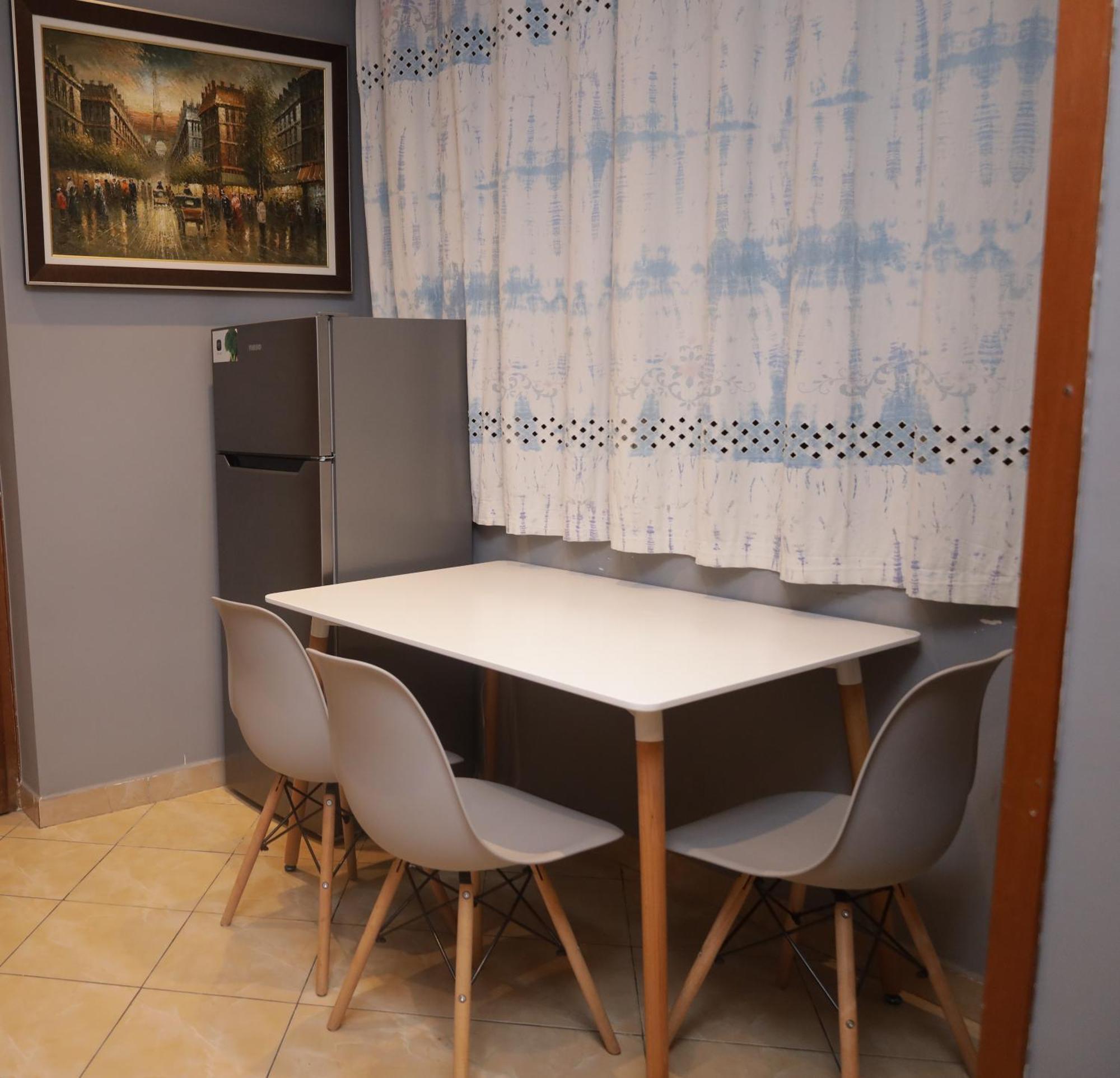 Sonche Hostel Тирана Экстерьер фото